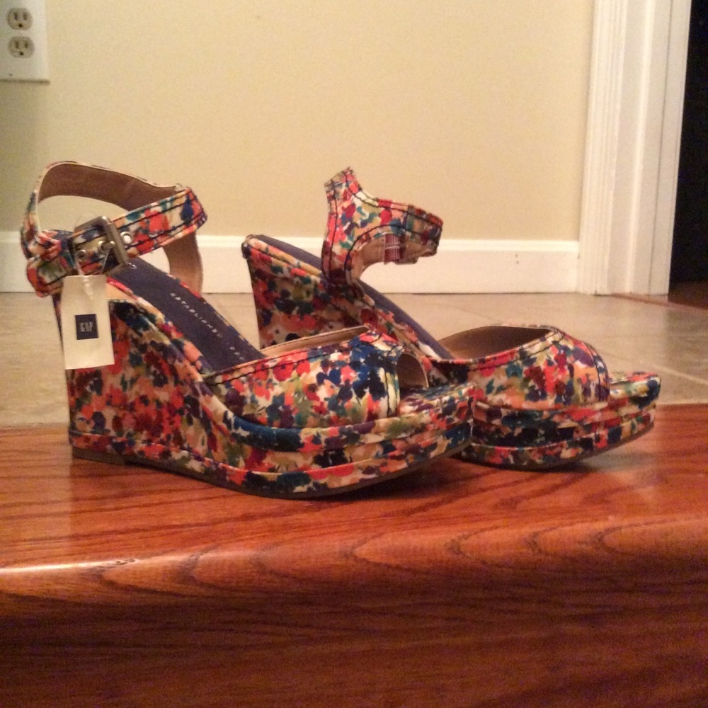 GAP Multicolor Floral Print Wedge Sandals